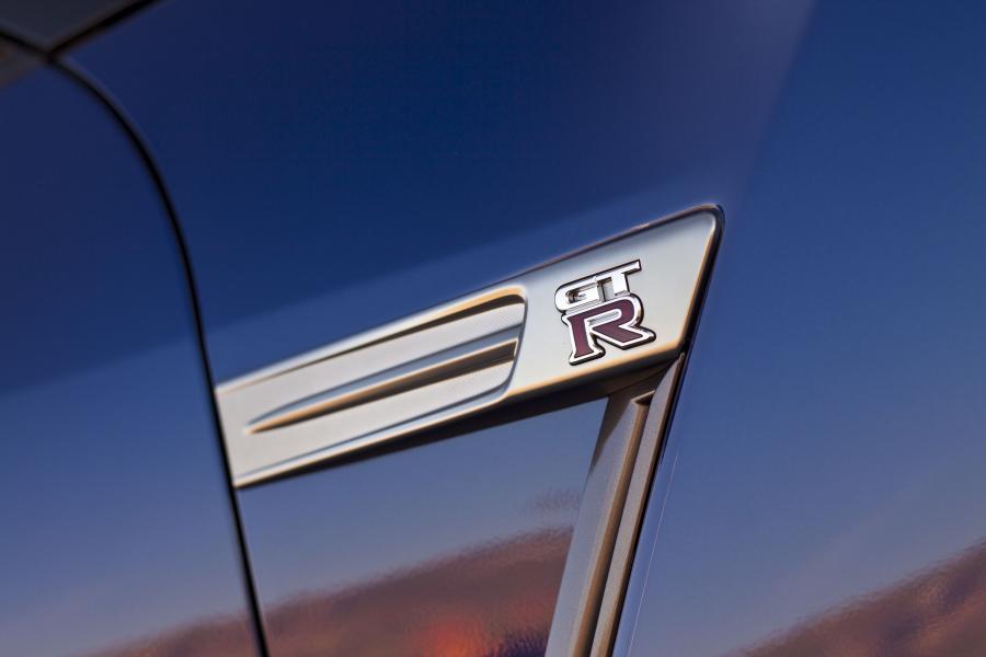 Nissan GT-R 2012 года  (US) (фото 25 из 74)